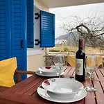 Lovely 1-bedroom In Front Of Sandy Σπίτι διακοπών *