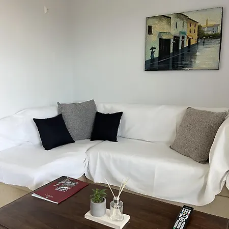 Lovely 1-bedroom In Front Of Sandy Monemvasia