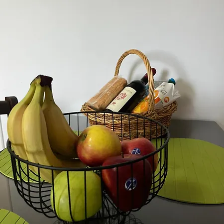 Lovely 1-bedroom In Front Of Sandy Дом отдыха