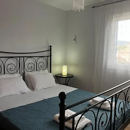 Holiday home Lovely 1-bedroom In Front Of Sandy Monemvasia