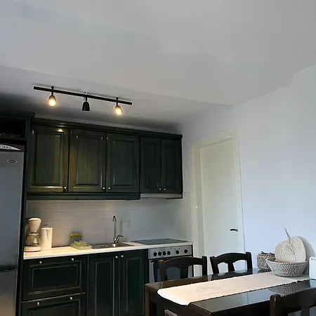 Lovely 1-bedroom In Front Of Sandy Prázdninový dům