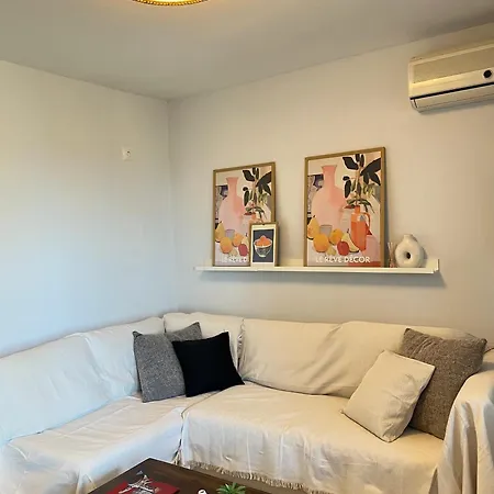 Lovely 1-bedroom In Front Of Sandy * Monemvasía